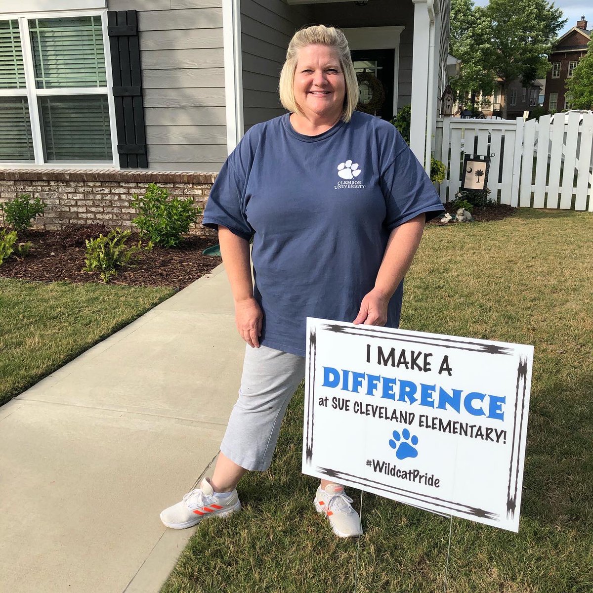 Thank you <a href="/SueClevelandES/">Sue Cleveland Elementary</a> for making me feel so appreciated! I love and miss my school and students! #wildcatpride