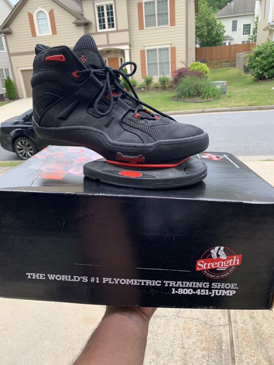 MEdwardsBball's tweet photo. Bought another pair of Strength Shoes...they just got here today!!! But yaβll still out here working on Step Backs, Inverted Hip Tosses and Pound Dribbles! π
#GoodLuckWithDat
#MonStarLab
#YourTrainersFavoriteTrainer https://t.co/nxSUtWVLFr