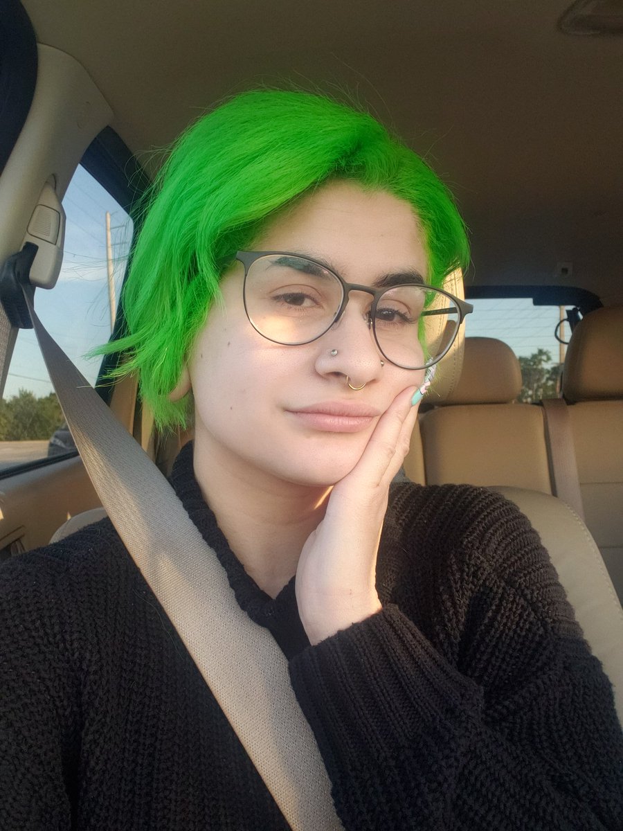 End of February to March I was a BRIGHT spring green! By this time I was finally over the breakup and learning to cope with the past few months. I was always going to concerts too! I've been to 2 shows (minimum) a month from July to February!