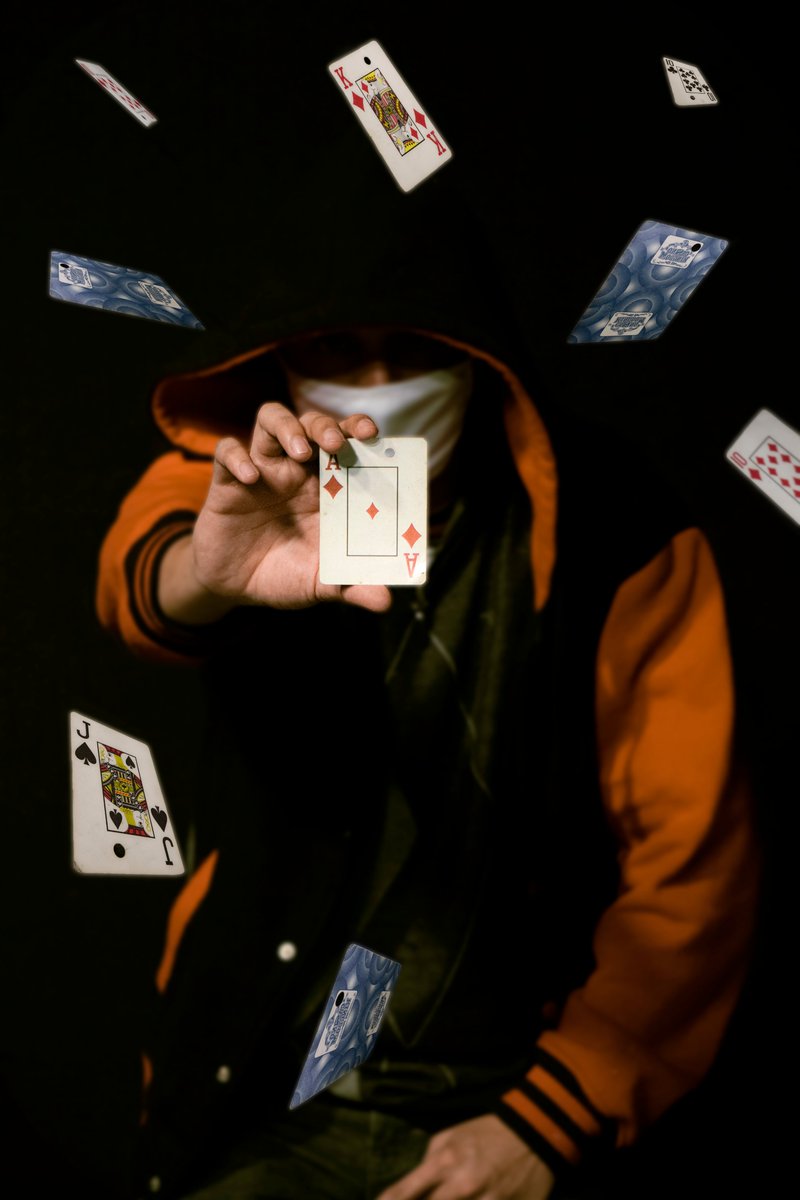 axlaguilarm23's tweet photo. El destino es el que baraja las cartas, pero nosotros somos los que jugamos...๐
.
.
#Nicaragua #TN8 #Photography #Edition #Cards #Joker #Photoshop #Johnsph https://t.co/JogYOwxHpH
