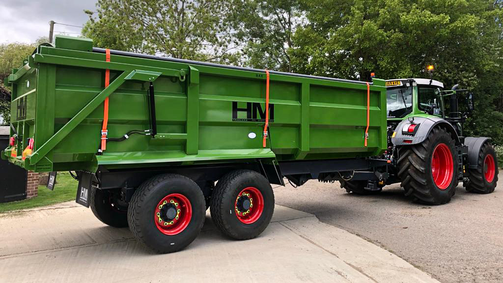 CrawfordsMach's tweet photo. Earlier today our team delivered this 1820 HM Trailer in Fendt livery to a customer in Essex 😍 Get in touch for all your trailer needs ➡️https://t.co/fEf4wxkQGr #HMTrailers #Trailers https://t.co/WtXh0yeL2G