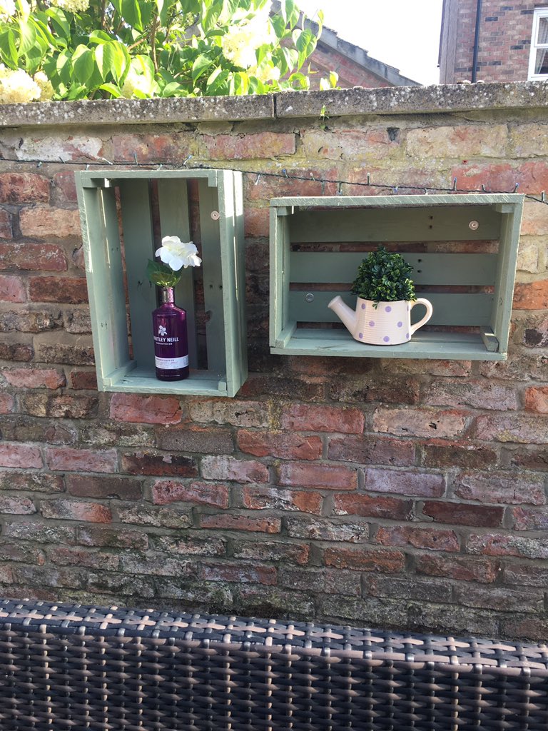 MattHarker1973's tweet photo. Jack recycling old pallets into boxes for garden displays getting an early start for next years tech subject at school @TSS_Tech1 https://t.co/QkkqpdGk8t