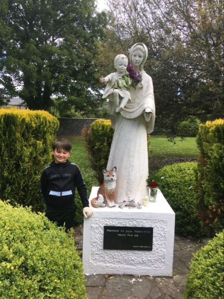 One of our third class pupil’s maintaining the statue in Corpus Christi everyday by adding flowers and fixing around the area up an adding beads and an angel. Fr Martin  is delighted with his work and he plans to try fix her hand next 😀✋
