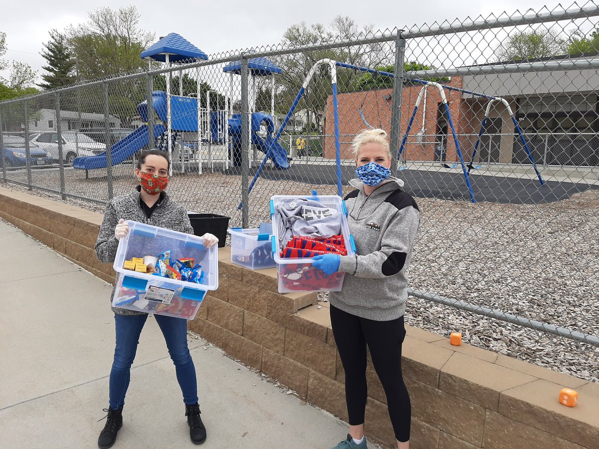 thamilton3456's tweet photo. What a wonderful day! Our staff LOVED seeing our Explorers 💙 Huge thanks to our amazing nutrition department. @LewisClarkCB #ExploringGreatnessTogether https://t.co/EYjOxUx2Rr