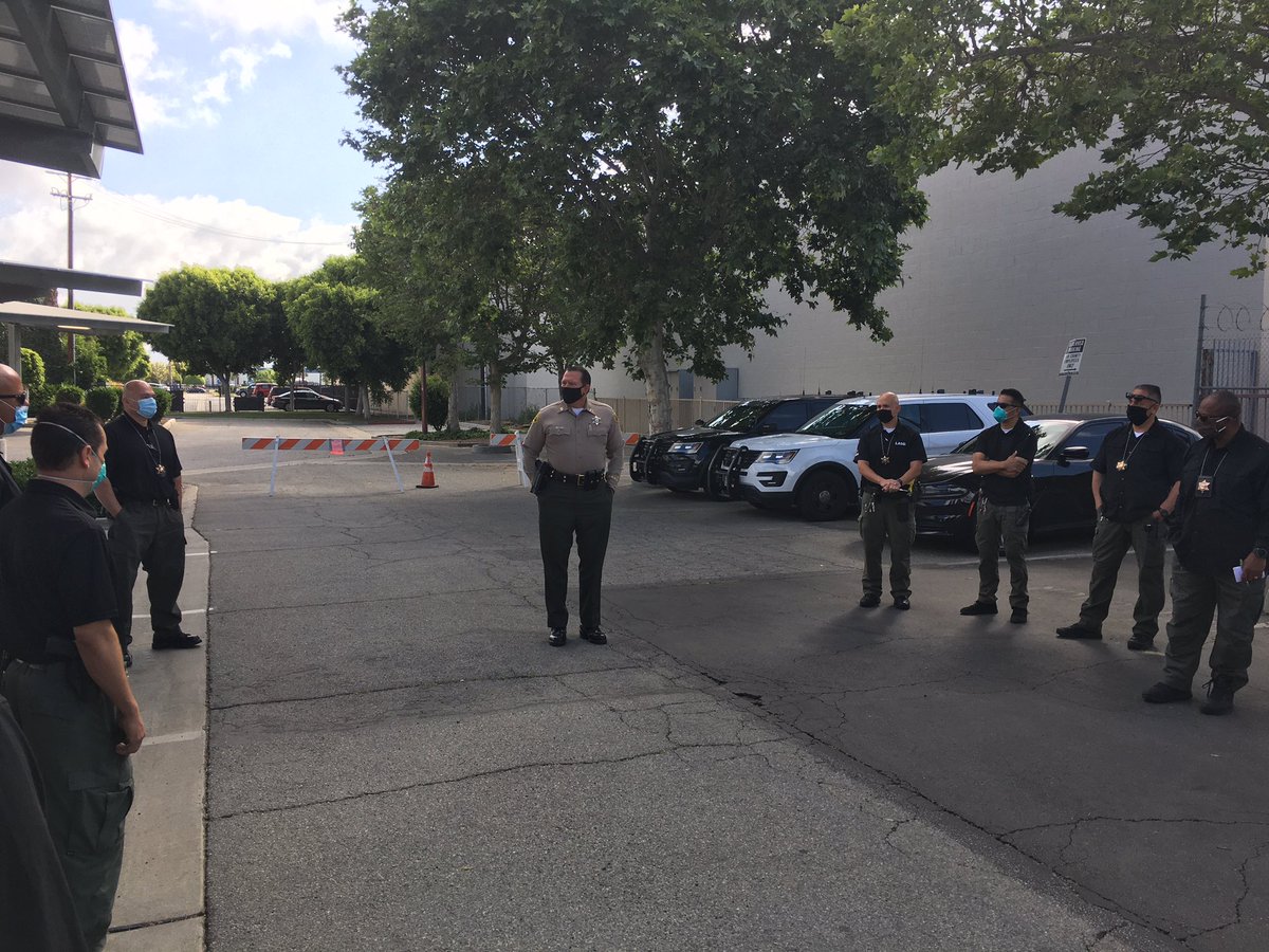 LASDMET's tweet photo. Briefing today to discuss #lasdmet new #intakebookingdiversion program coming soon. Despite COVID we are still making strides. Thx Capt Thrall for attending. #lasdcares #mentalhealthpolicing https://t.co/SACj9pBvlh