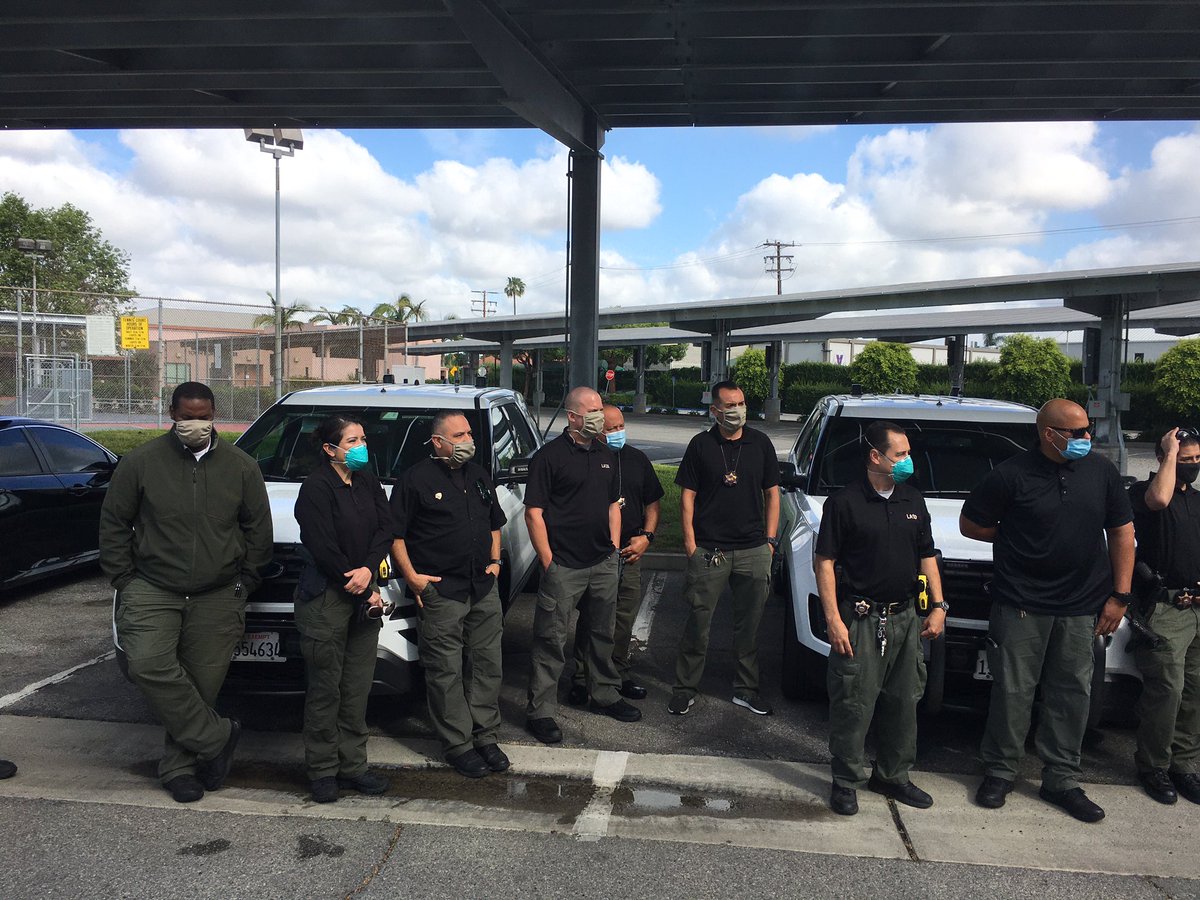 LASDMET's tweet photo. Briefing today to discuss #lasdmet new #intakebookingdiversion program coming soon. Despite COVID we are still making strides. Thx Capt Thrall for attending. #lasdcares #mentalhealthpolicing https://t.co/SACj9pBvlh