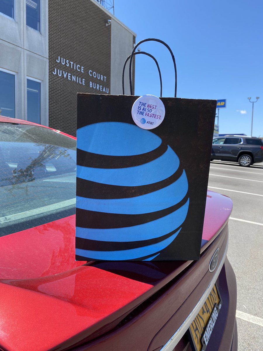 Paulie_67's tweet photo. Jagger from Sheridan visiting our area Police in support of National Police Week...@CamisBUFF @Dhali_Ahmed @DennisJFosterJR @TonyD_ATT @oliveiramikeO @marcellobenny @DFraser0107 https://t.co/CLZI09XyFw