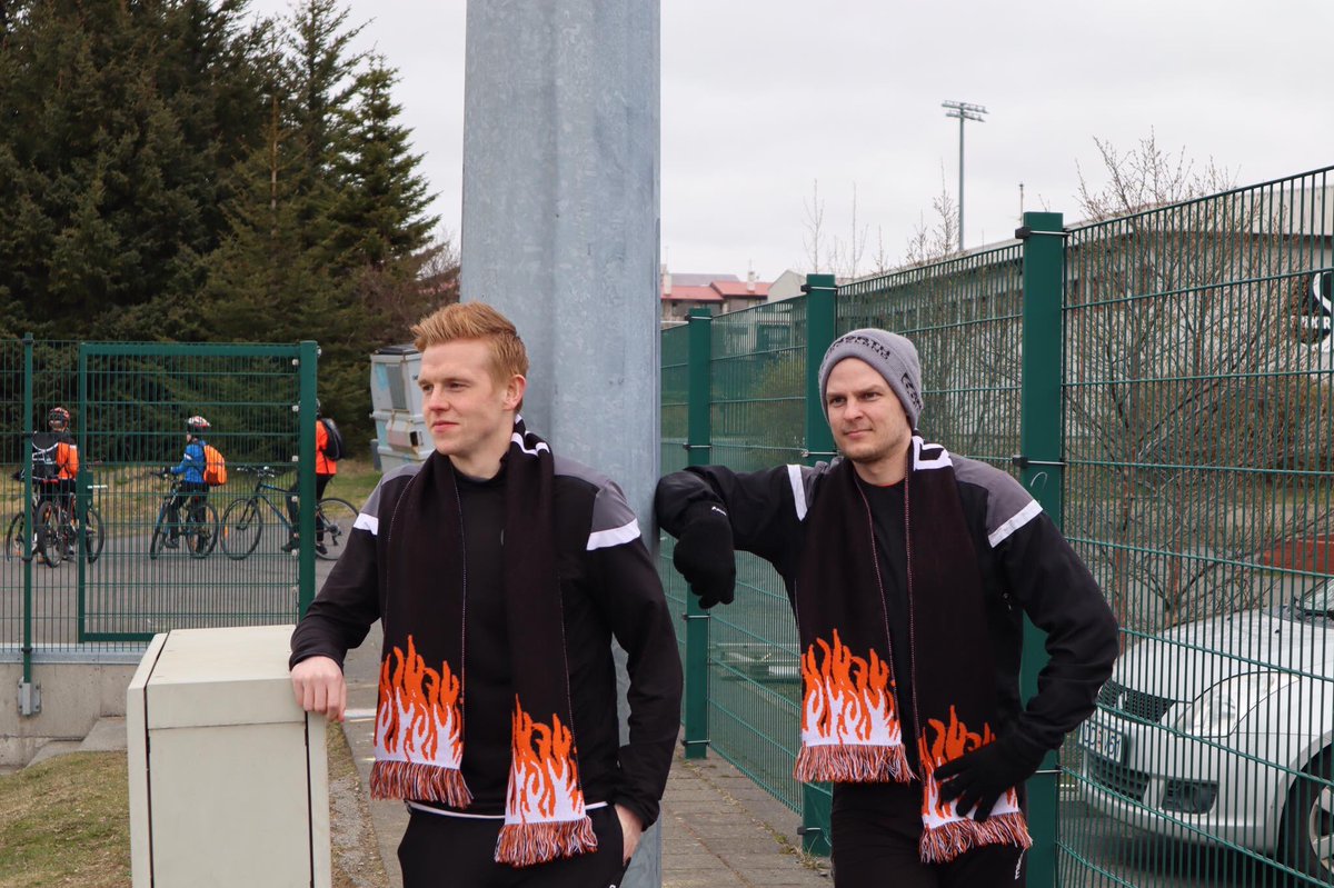 Treflarnir eru lentir 🔥🔥🔥

Hafðu samband við okkur hér, á Facebook, fcellidi@gmail.com eða sendu á liðsmann og tryggðu þér eigulegann trefil á 5000 krónur!

Óóó Elliði - VIÐ ELSKUM ÞIG!!!