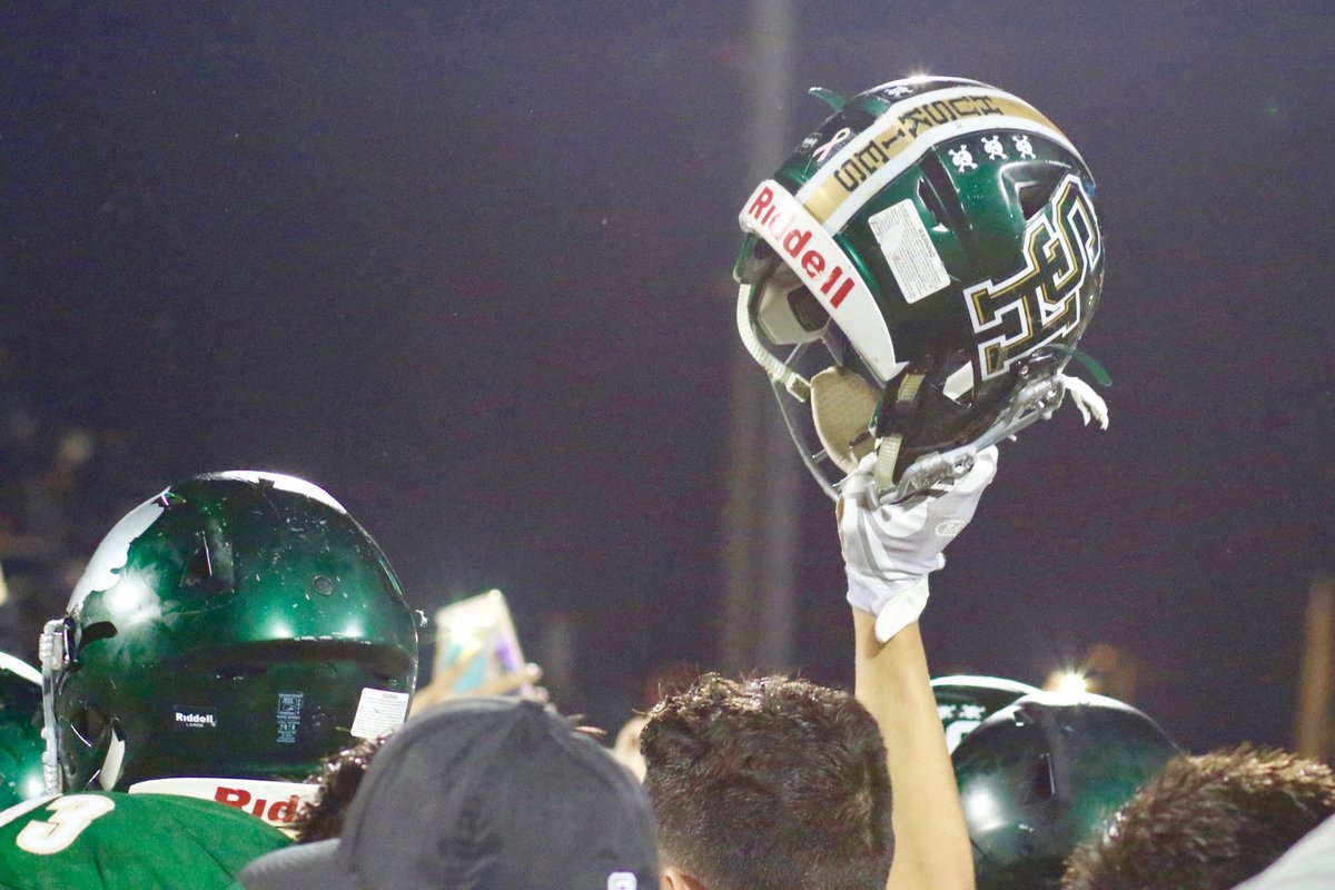 Huskies_sh's tweet photo. Head and shoulders above the rest. #SHdoesitbest @SouthHillsASB https://t.co/H4CQzpac15