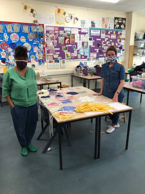 A big thank you to ⁦@designlilybee⁩ and ⁦<a href="/wcscschool/">The Winston Churchill School</a>⁩ for making wonderful face masks for the nurses and families ⁦<a href="/SSChospices/">Shooting Star Children's Hospices</a>⁩ , a great example of support from a local school during the crisis