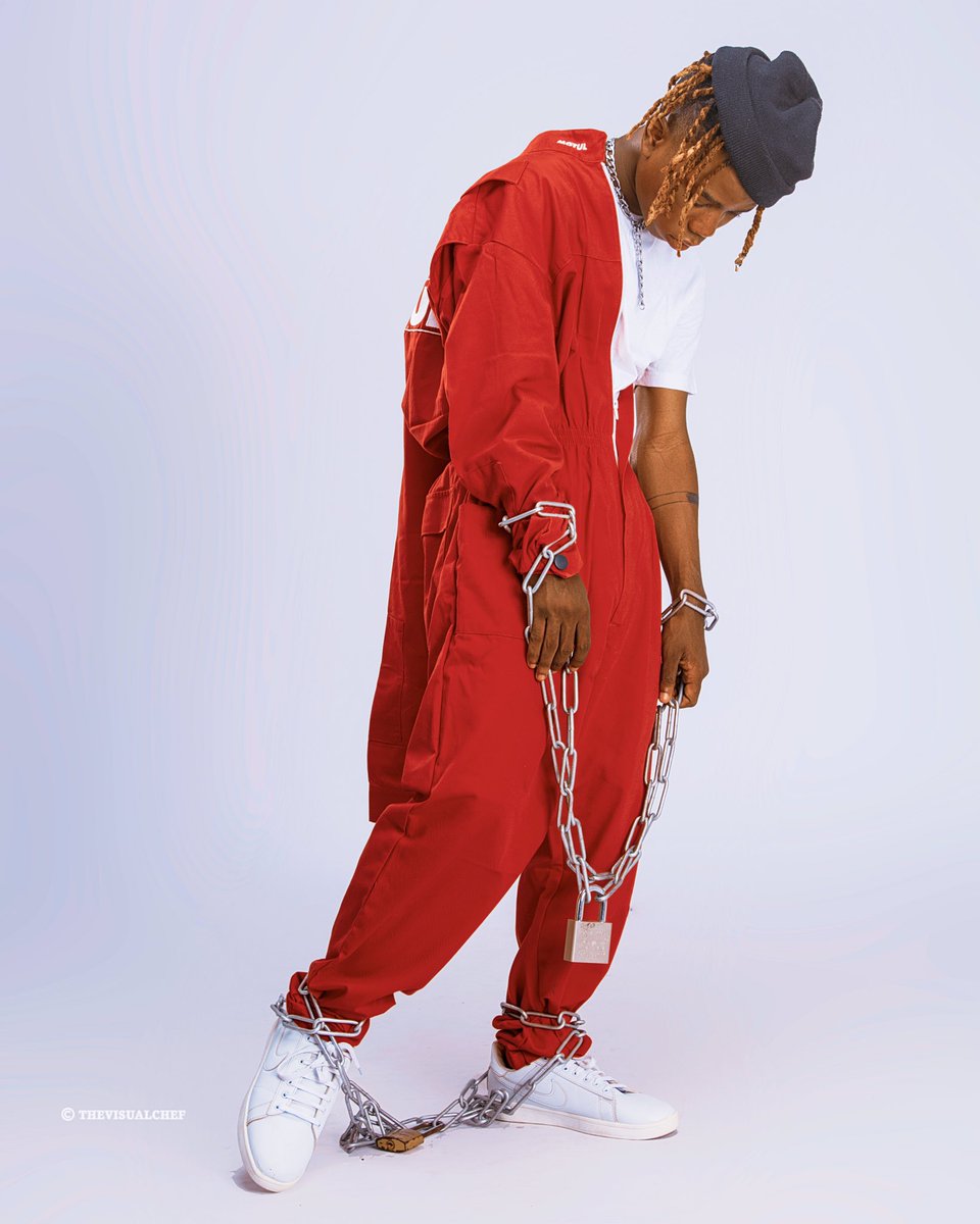 LEEREEKs the STYLIST tweet media