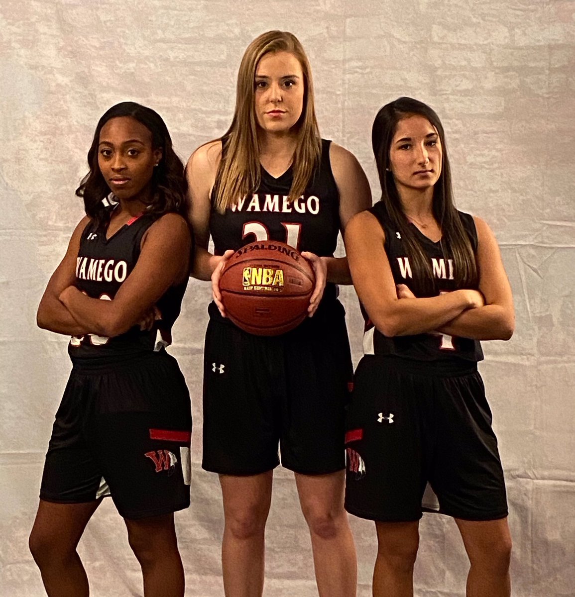 WamegoCoachMac's tweet photo. Special tribute to our 3 incredible seniors on their last day.
“Great teammates serve the team more than themselves. When a team is more committed to serving one another rather than their own selfish desires, they become very powerful and accomplish amazing things.” https://t.co/bv11qkrucL