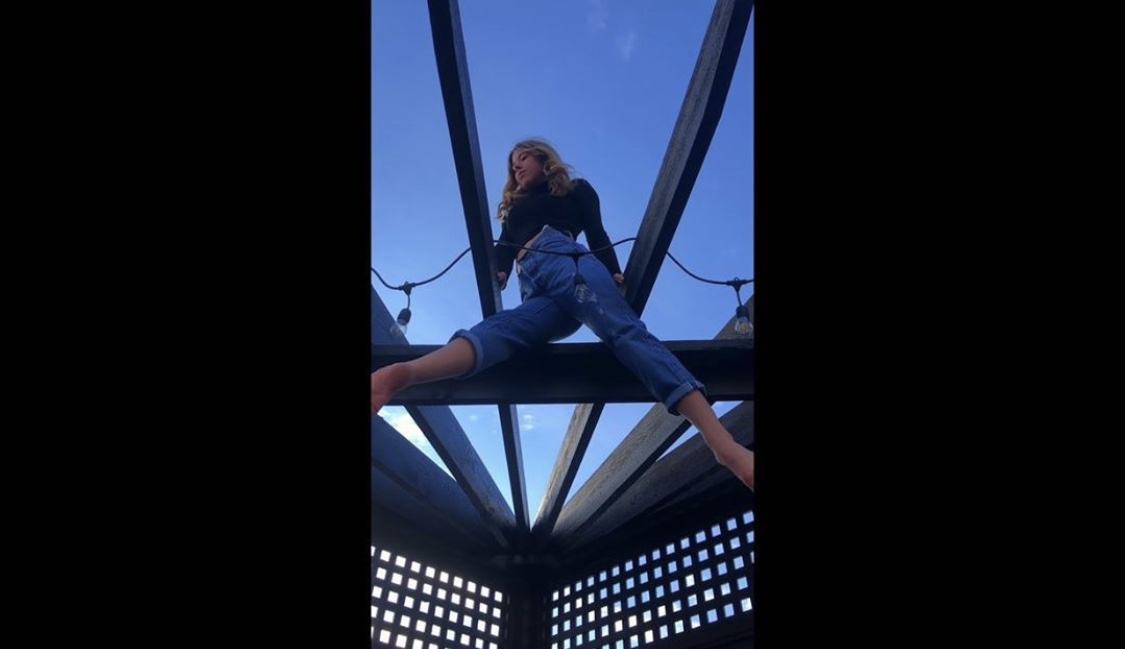 edgeschool's tweet photo. On Monday, we mentioned that our dance program created a new dance on film course that was developed for our dancers at home during the lockdown.
We are excited to share part one of the video here: https://t.co/mkHQqXk40U
#EdgeSchool #EdgeDance #DanceOnFilm #DanceOnline https://t.co/JJ4HdjbBca