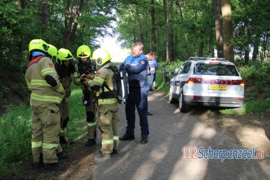 Vaten met onbekende stof aangetroffen aan de Barneveldsestraat in #Scherpenzeel. 112Scherpenzeel.