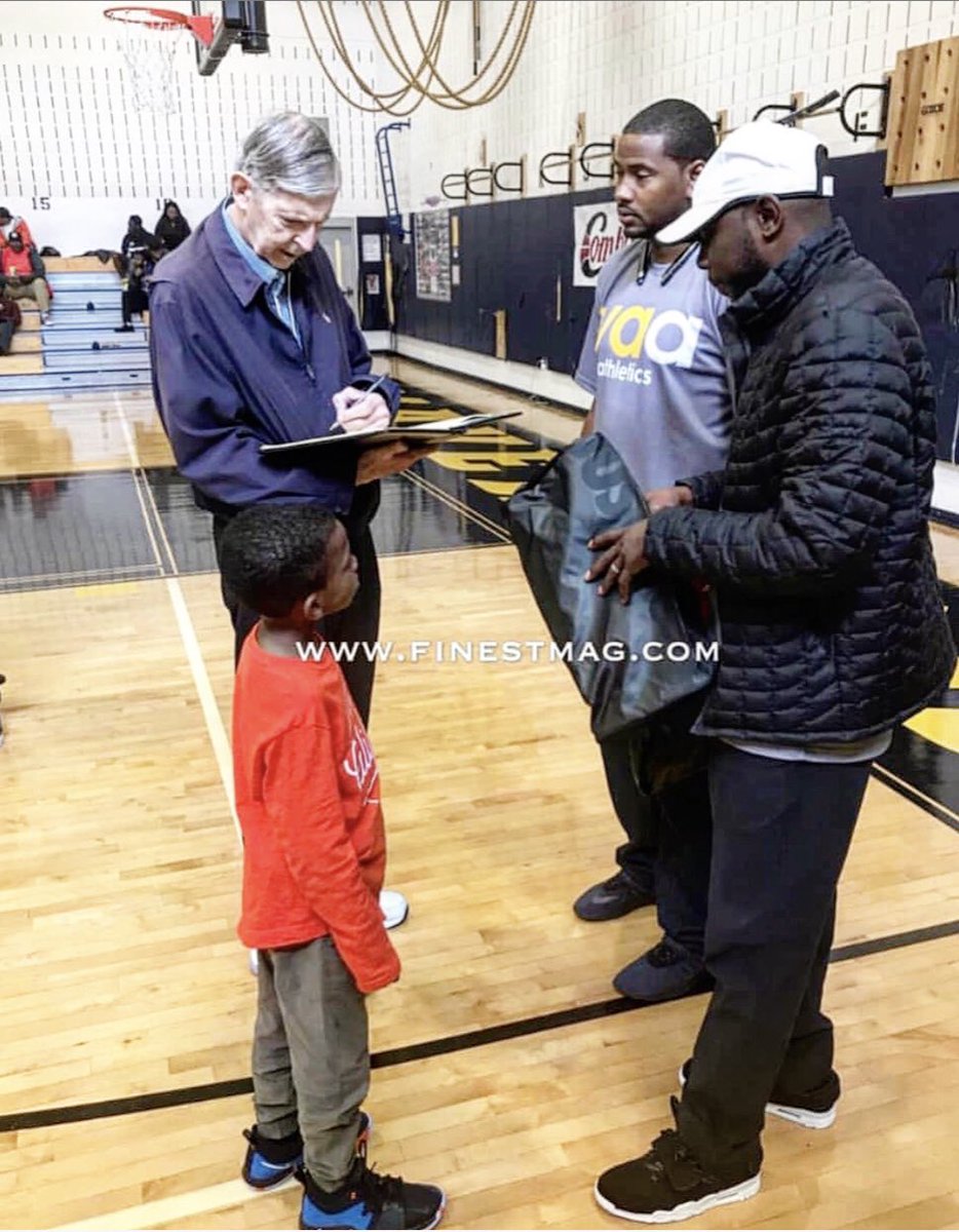 UniqueHoops's tweet photo. A Special Thanks to @FinestMagazine for capturing this great moment. We want to wish the Legend H.S. Basketball Scout Tom Konchalski a happy retirement. Your impact to the culture of basketball can’t be touched!! #JimCouch #uniquehoopsbball #finestmagazine https://t.co/8jw7jRUVZH