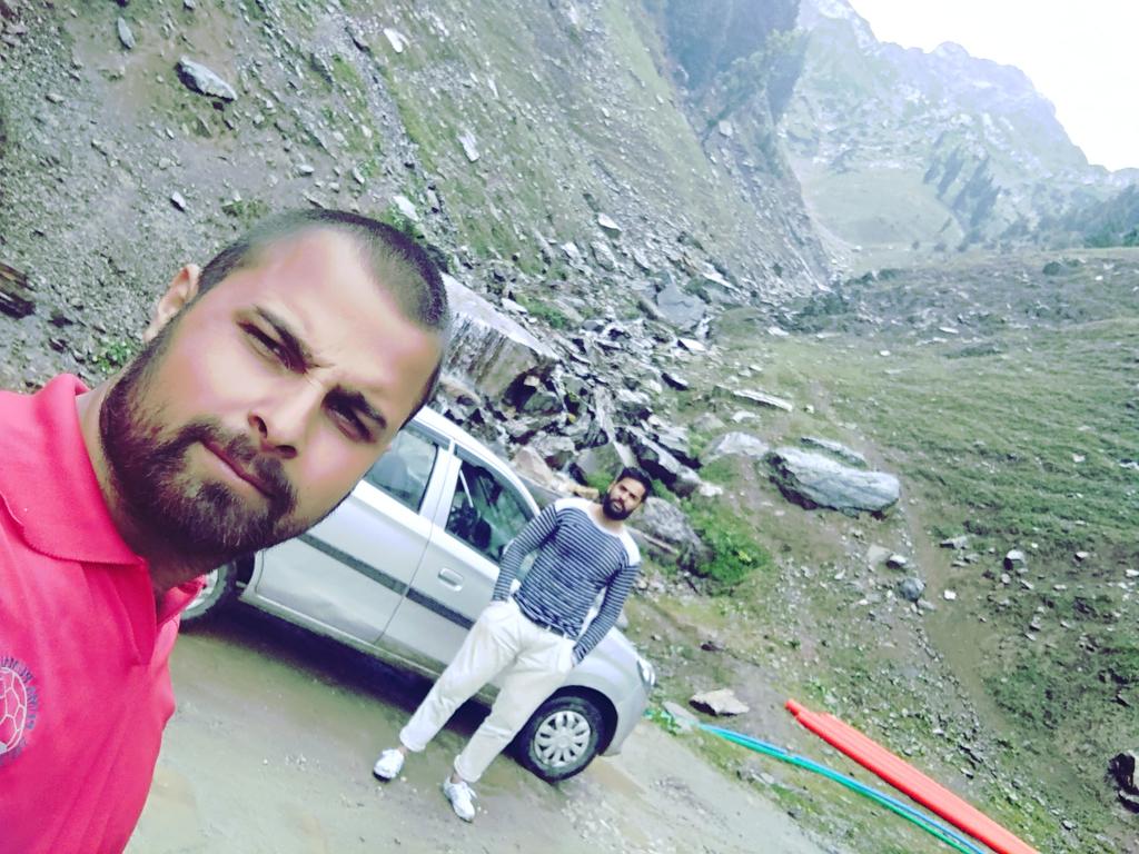 ArjunSinghJK's tweet photo. @VProuhit June 10th 2018,This was a life living drive !
#ChingaamPass #SinthanTopKishtwar #HillMeadows #CedarWoodsJK
#offroad #JammuProvince #mountains #Glaciers #ColdH2O https://t.co/IX7sJAeCfi