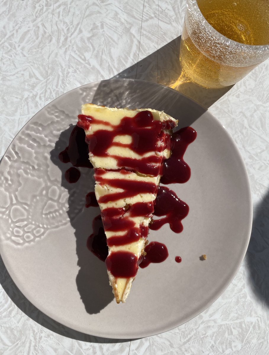 naomiloiseau's tweet photo. Jâai profitĂ© du #confinement pour apprendre Ă cuisiner ... câest peut-ĂȘtre bĂȘte, mais Ă 26 ans, câest une belle Ă©tape dans ma vie đ
Jâai compilĂ© toutes les recettes dans un fichier PDF et je lâenvoie Ă qui veut par mail ! đ
NâhĂ©sitez pas, câest gratuit !đ
#TopChef #ConfiChef https://t.co/9oAyqcnUSt