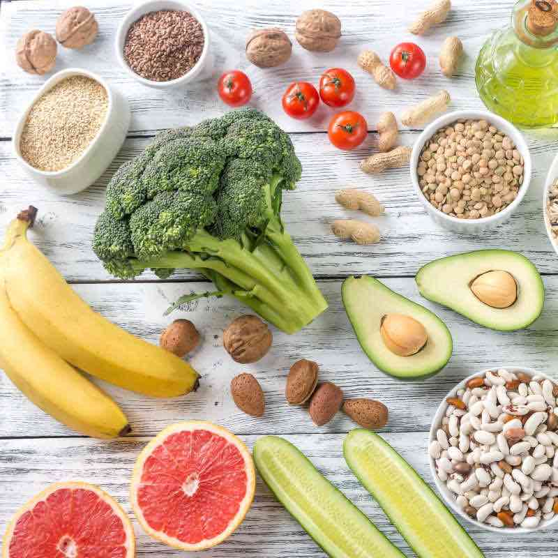 Like a Jackson Pollock, the goal of healthy eating is to add an array of color everywhere. Each plant-based food is packed with unique #phytonutrients and their health benefits. Learn tasty ways to add color to your diet: superkidsnutrition.com/eat-the-rainbo…  #healthy #plantbased #nutrition