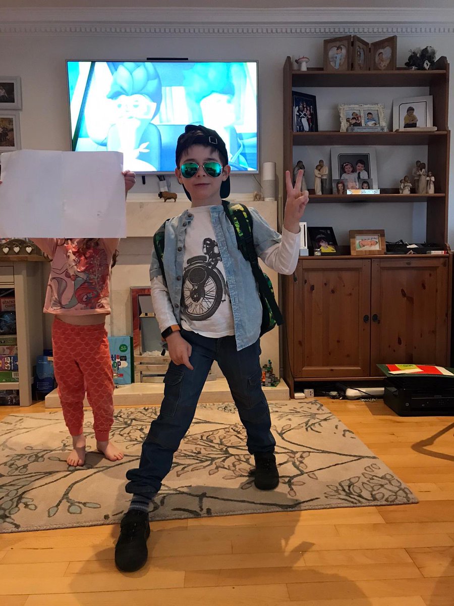 eeekescape tweet media