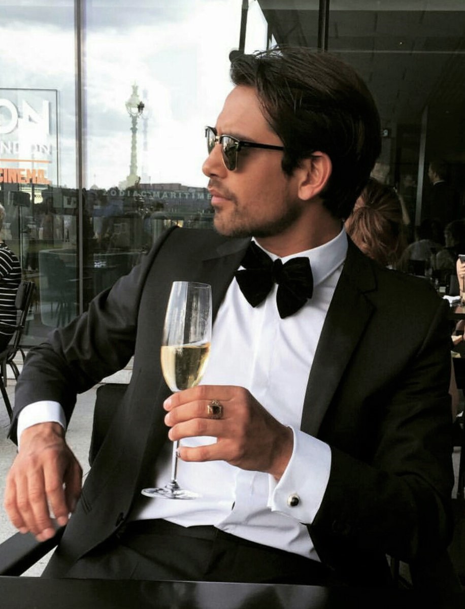 HespShirley's tweet photo. #MayChallenge
Day 13
#LukePasqualino
#InASuit 🤵🏽♂️ https://t.co/3ctmyD6q9W