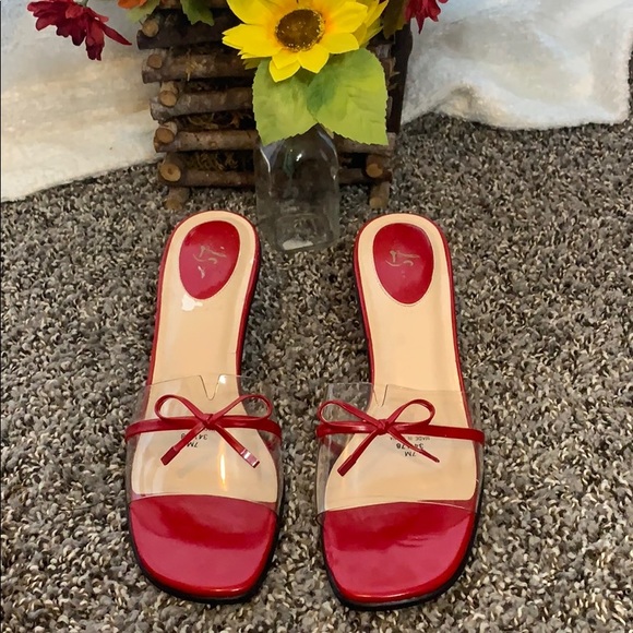 ceceily_p's tweet photo. So good I had to share! Check out all the items I'm loving on @Poshmarkapp #poshmark #fashion #style #shopmycloset #lifestride #threehearts #lush: https://t.co/uGdUukGOLF https://t.co/E1N5UmFfho