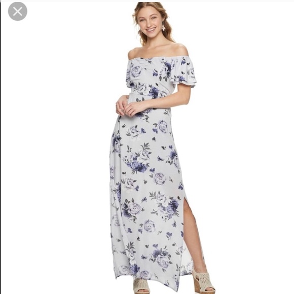 ceceily_p's tweet photo. So good I had to share! Check out all the items I'm loving on @Poshmarkapp #poshmark #fashion #style #shopmycloset #lifestride #threehearts #lush: https://t.co/uGdUukGOLF https://t.co/E1N5UmFfho