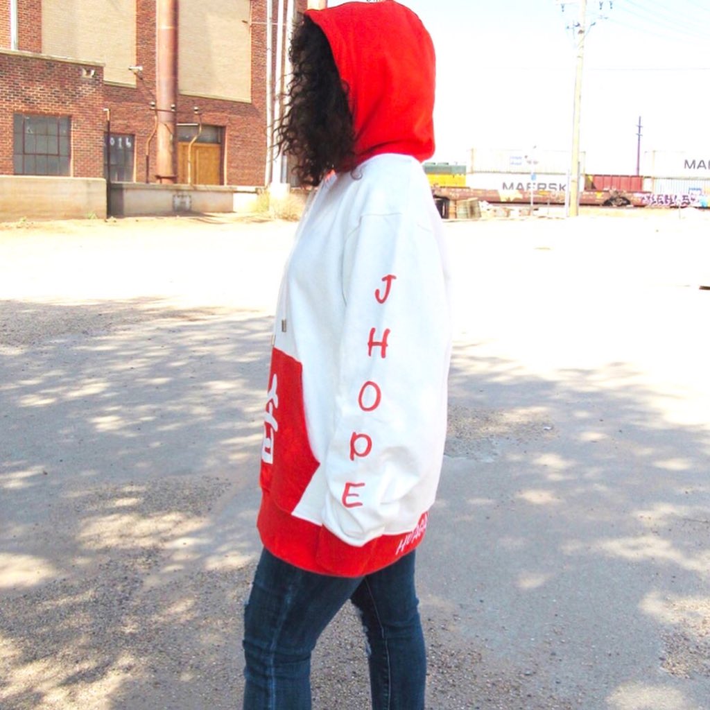 hwagaemarketpin's tweet photo. #HwagaeMarketPins #bts #hmpupdate #btshoodie #sope #sopenation #sopehoodie #enamelpins #hobicore #yoongicore #BangtanSonyeondan #BANGTAN https://t.co/3SlH48aVCM