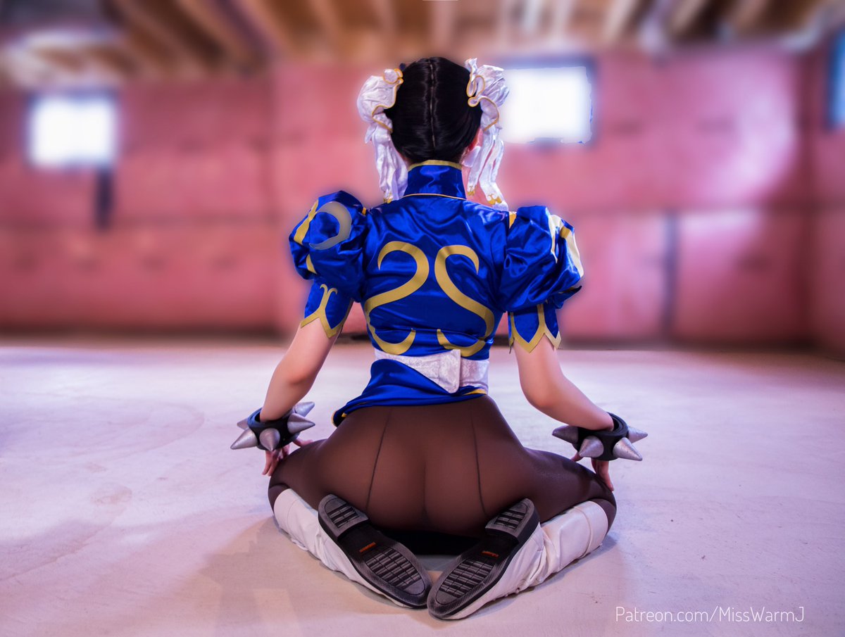 MissWarmJ's tweet image. Chun Li presents you the peach 🍑 before the fight 🍑

Do you want to see 🍑without pantyhose 😜  999 RT &amp;amp;💙 let’s go😉

        #ChunLi #StreetFighter