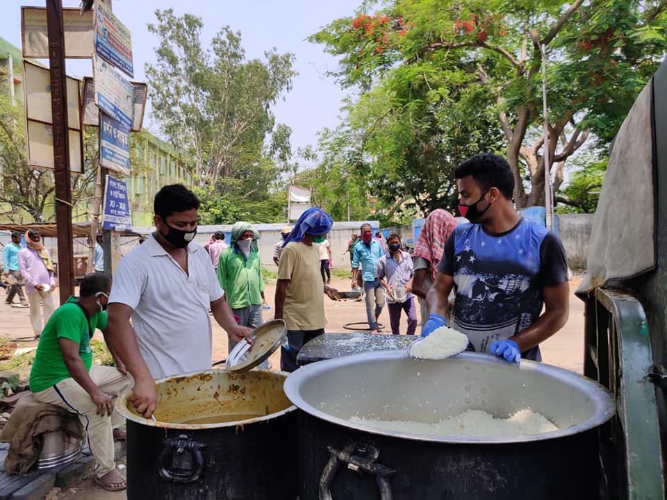 VFVINDIA's tweet photo. Feeding people, Nourishing Lives. It's 46th day (13.05.2020) of the activity at West Bengal, India. https://t.co/JifhW3xEXl