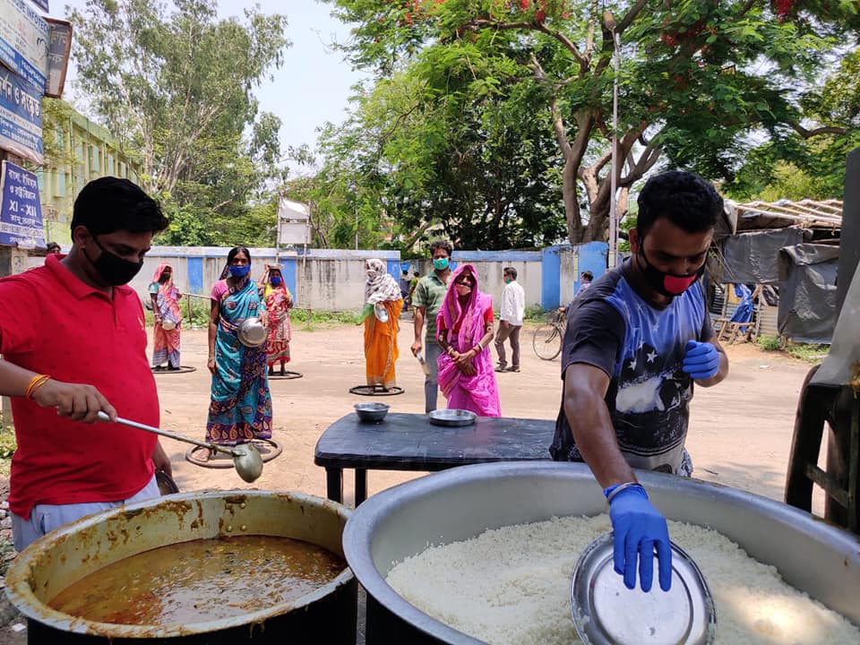 VFVINDIA's tweet photo. Feeding people, Nourishing Lives. It's 46th day (13.05.2020) of the activity at West Bengal, India. https://t.co/JifhW3xEXl
