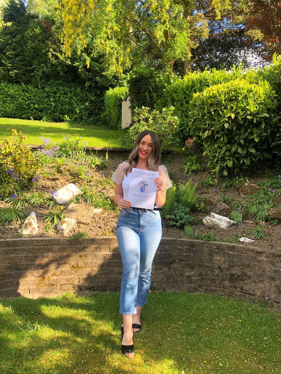 missward_'s tweet photo. 7,700 words about The Gruffalo and The Gingerbread Man later and my dissi is done! 🤩🌎 https://t.co/f5h8Ch9tKK