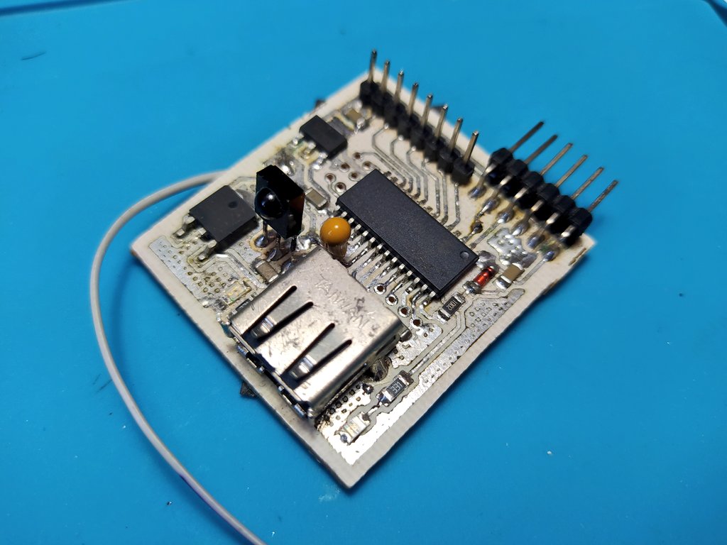 IObrizio's tweet photo. Old hand made PCB.
#Pic24FJ64GB 16bits
USB otg/host
ir receiver
RTC
PCB 1 layer.
#diy #PCB #smd #usb #pic #smt #soic @MicrochipMakes #audio #pic24 https://t.co/rJqHEe3B9i