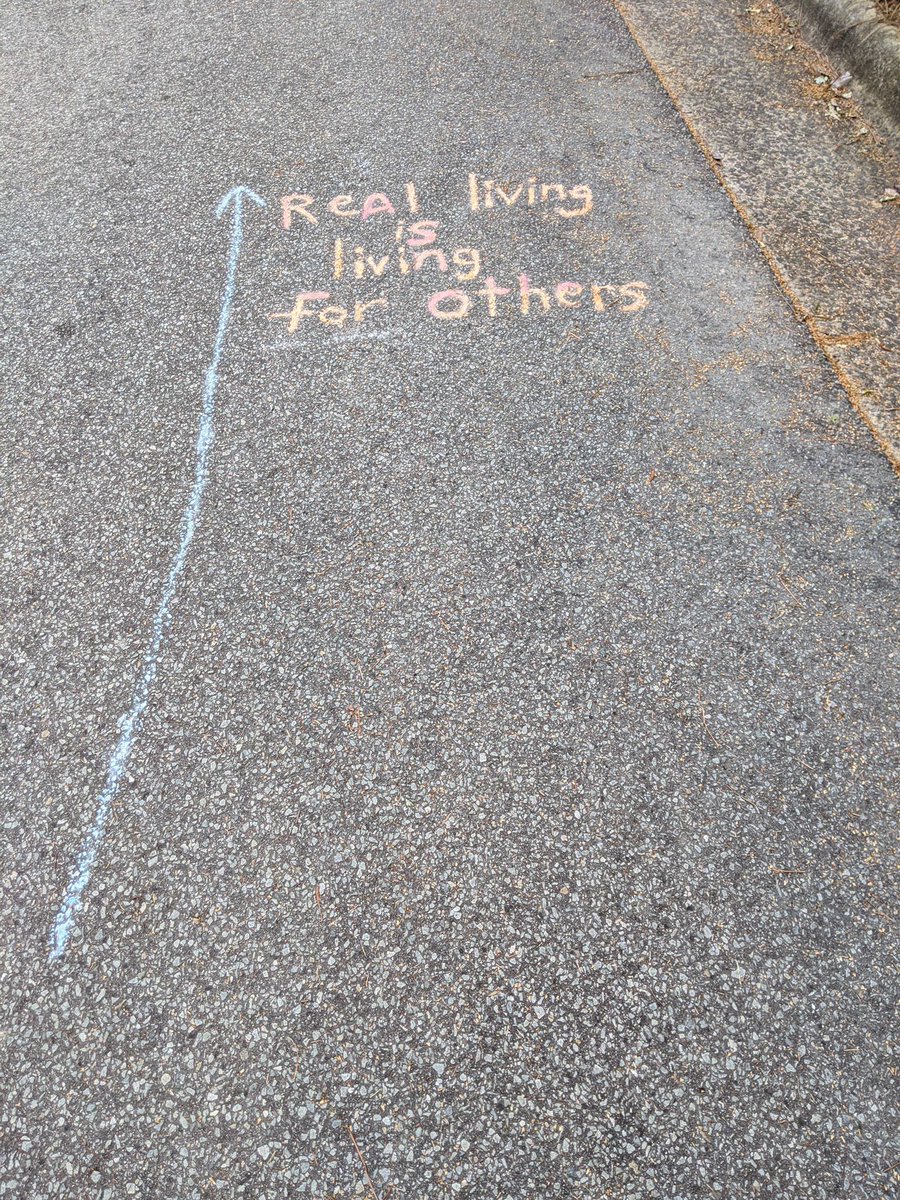 thelifeofjaz_'s tweet photo. One of my coworkers saw an elderly couple outside on the road with chalk only to discover a piece of their happiness. She shared it with me, I thought I should share with y’all. #spreadmoregood https://t.co/kqpgmyGehI