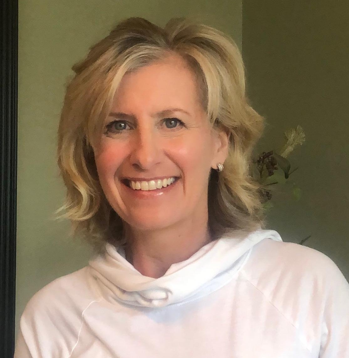 Congratulations to Mrs. Deb Kersteff! She is <a href="/SnacksRockets/">Snacks Crossing Elem</a> Teacher of the Year!!!! #pikeproud