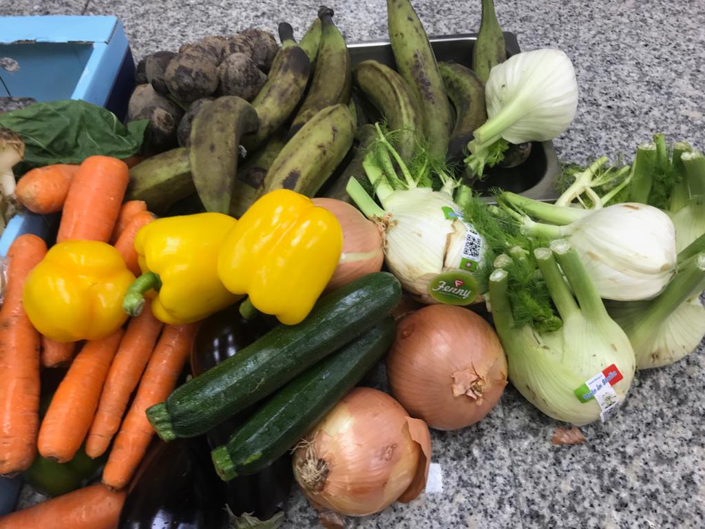 Huge thanks to <a href="/WasteNotProject/">Waste Not Want Not Battersea</a> for supporting us by providing fresh fruit and vegetables for us to cook up meals for vulnerable adults in the community. Thank you so much!
#communitysupport