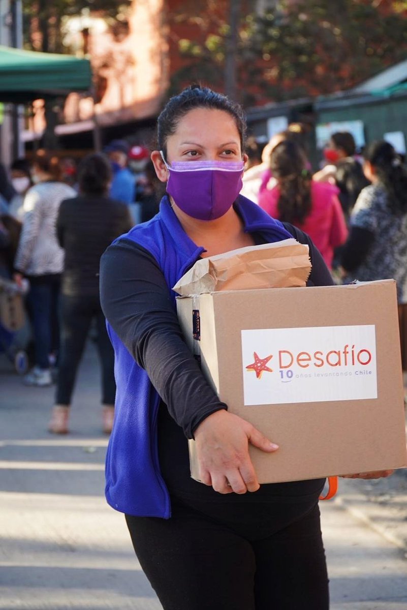 DesafioChile's tweet photo. Fuimos a Bajos de Mena, Puente Alto, y María Luisa Bombal, El Bosque, llenos de kits extra especiales con las donaciones de @natura_chile, Eucerin y Aromacenter para las mamás del lugar.

¡Gracias a todos los que aportaron!

#10añosenacción

@bancodechile
@somoscmpc https://t.co/gnM8k0bKNd