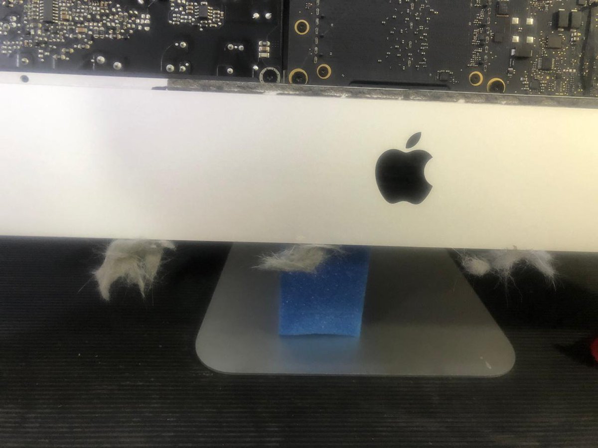 Soy_la_tech's tweet photo. Creo que el técnico ya descubrió por qué había problemas con el ventilador de la iMac.
#MichiPower #DePelos https://t.co/j4nQzk9yiL
