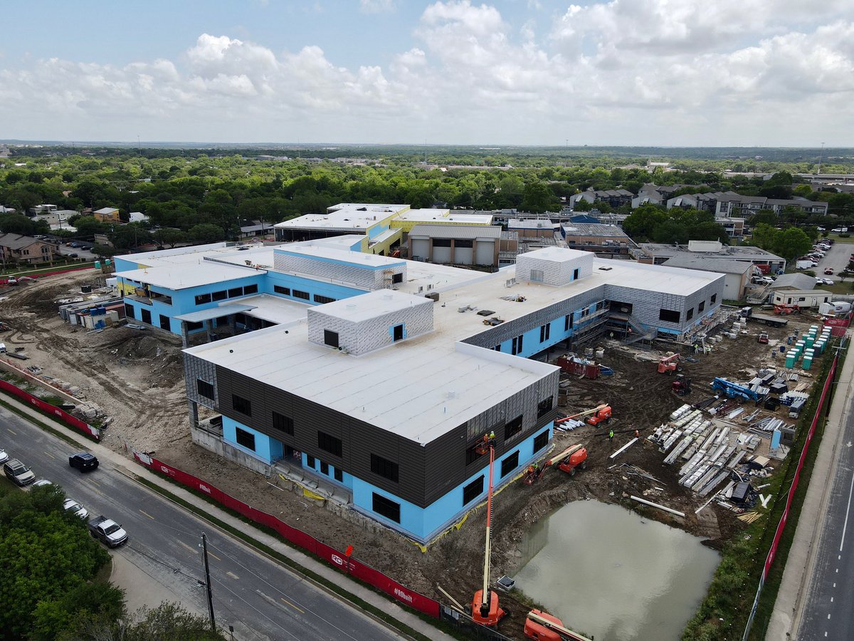 MitchKennedy99's tweet photo. We are getting a new look at Ann Richards 2020! Hello All my Stars✨ Look at our new school getting its new colors! Check This Out ✨👷🏻‍♂️
#ROatAnnRichards
@Mitchkennedy99
@AnnRichardsStar 
@AustinISD_CMD
#RObuilt #ROproud  
#Annproud#AISDfuture
#StayAtHomeAndStaySafe
 #GoStarsGo✨ https://t.co/eeXYHaDp5p