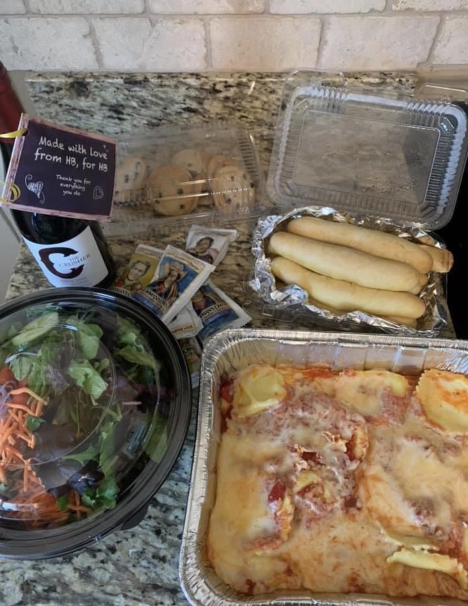 HathawayBrown's tweet photo. Faculty and staff got a literal taste of #HBatHome! The extraordinary HB dining staff prepared a dinner for four for each faculty and staff member. The front circle was converted into a drive through for easy, socially distanced pick up! Bon Appeit, Blazers! https://t.co/8T9zYsFzJs