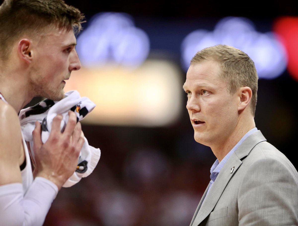 BadgerMBB's tweet photo. We’re better with Coach Krabb 💯

Congrats to @krabbenhoftjoe on being named one of the best college basketball coaches in the country under the age of 40 by ESPN

🔗 https://t.co/JWmv2LNMdX https://t.co/9ReFK0taJN
