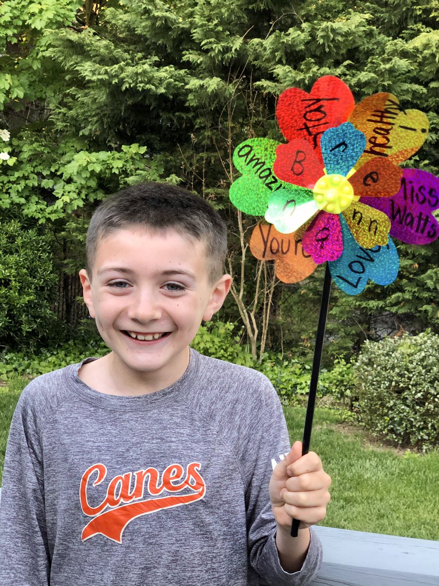 Watts_NMES's tweet photo. #PinwheelProject @kelalby @skimc97 Their smiles mean everything to me! 💚😁 https://t.co/8Bwakvjjz6