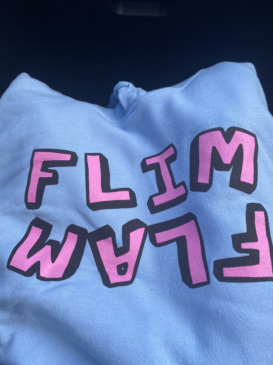 BraedenDuncan3's tweet photo. @AlbertsStuff this sweat shirt just came in! Looks epic https://t.co/d7b0nrLtSG