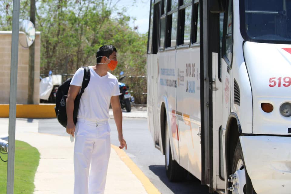 yucatanahora's tweet photo. Piden no bajar la guardia. #Yucatán está todavía en curva ascendente de casos y aún no llega el pico de contagios. https://t.co/EoD3QAEfn9 https://t.co/rFzP4AGwHf