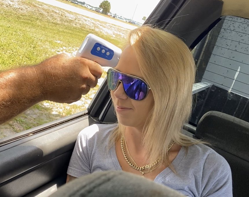 brookestorer9's tweet photo. Welcome to the 2020 racing season! #covid19 #raceday #notemp #kddp 😎🌡🦠 https://t.co/CLcsSX5VOX
