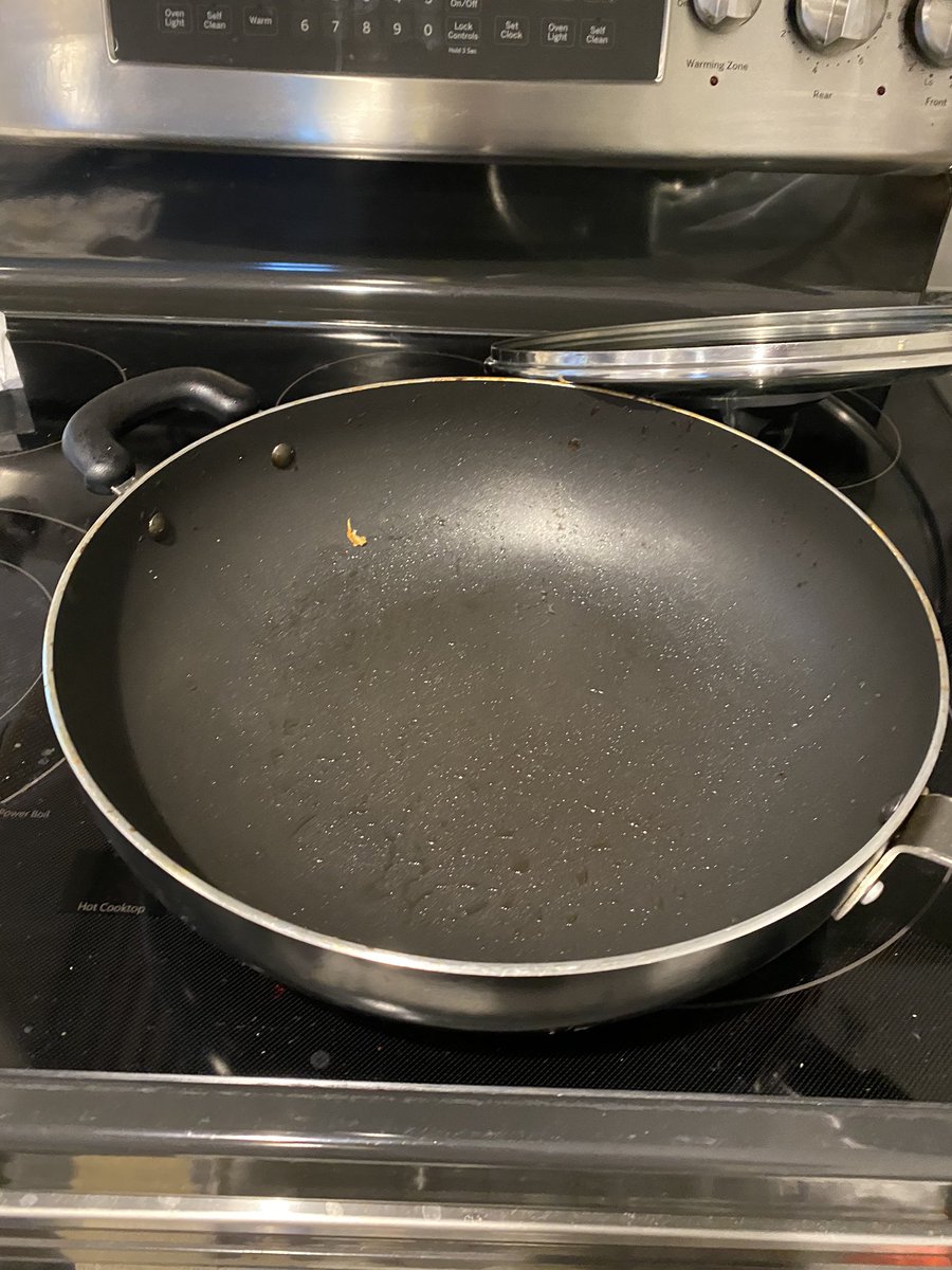 PeterRchai's tweet image. Me: those were really good dumplings you made. I’m stuffed. 

Wife: good. Can you watch the kid while I eat?

Me: ... I thought you already ate........ 

#dadfail