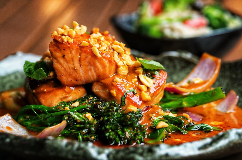 𝙀𝙭𝙥𝙚𝙧𝙞𝙚𝙣𝙘𝙞𝙖 𝙇𝙖 𝙈𝙖𝙧 — our new three-course, select-your-own-adventure menus are now available on @tockhq Wed-Sat. You can make this luscious grilled wild salmon and smoky aji-coconut sauce yours with Experiencia Saturday menu. Link in bio to plan #datenight.