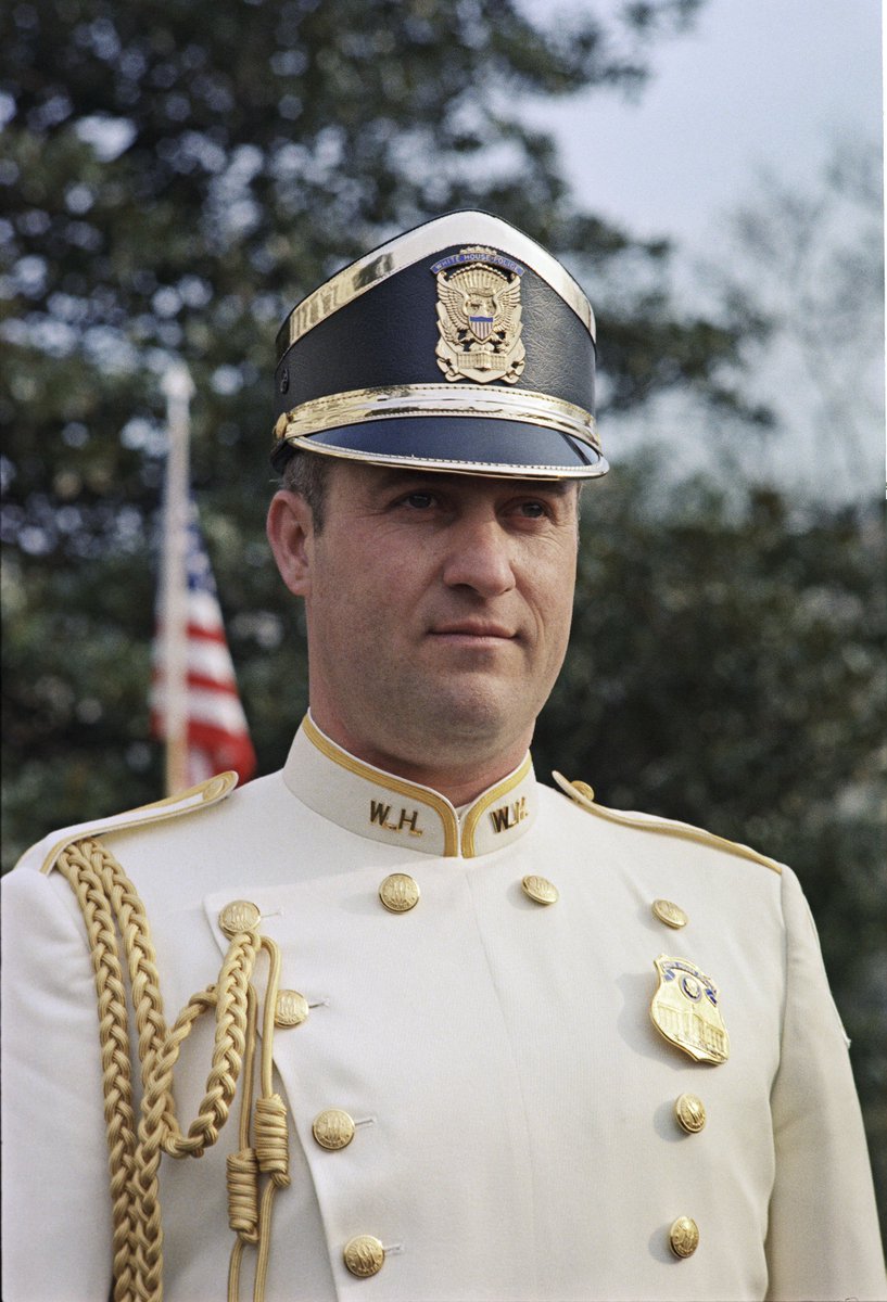 BeschlossDC's tweet photo. Closeup of uniform that Nixon ordered White House guards to wear before reversing himself to avoid further ridicule, 1970:              @NixonLibrary https://t.co/57oR96aZLi
