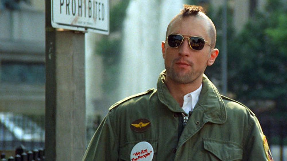 Martin Scorsese & Paul Schrader made their careers by diving into the troubled mind of a New York cabbie in 1976’s  #TaxiDriver. The harrowing film latches itself onto Travis Bickle’s alienation through urban photography and Bernard Herrmann’s dreamy score  https://bit.ly/3dFVjWk 