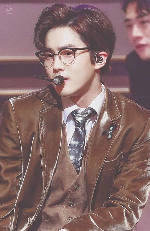 most handsome of them all #WEAREONExSUHO  #SUHO    @weareoneEXO
