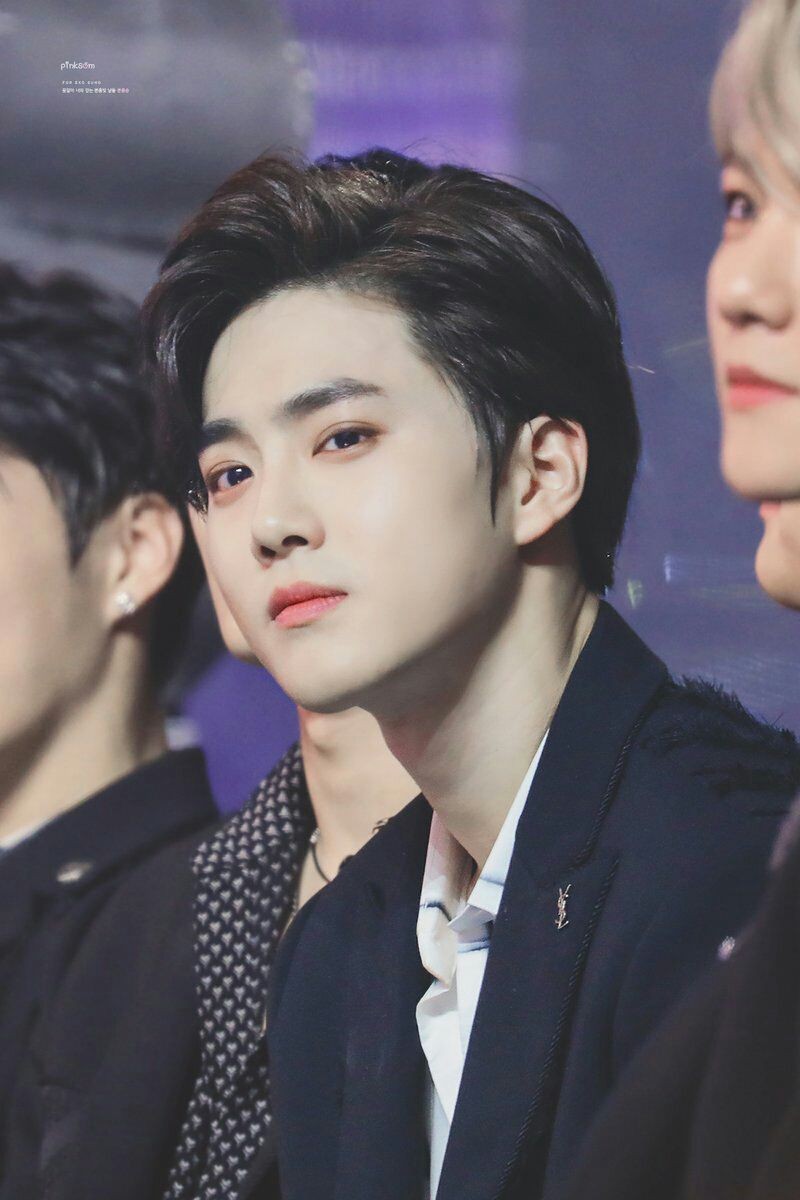 Excuse me sir?  #WEAREONExSUHO  #SUHO    @weareoneEXO